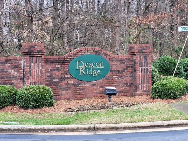 Building Photo - Great 2 Bedroom 2 Bath Townhouse