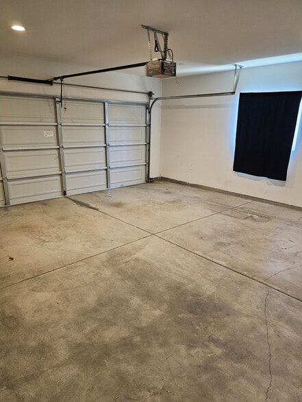 Building Photo - 6649 Cleon Ave