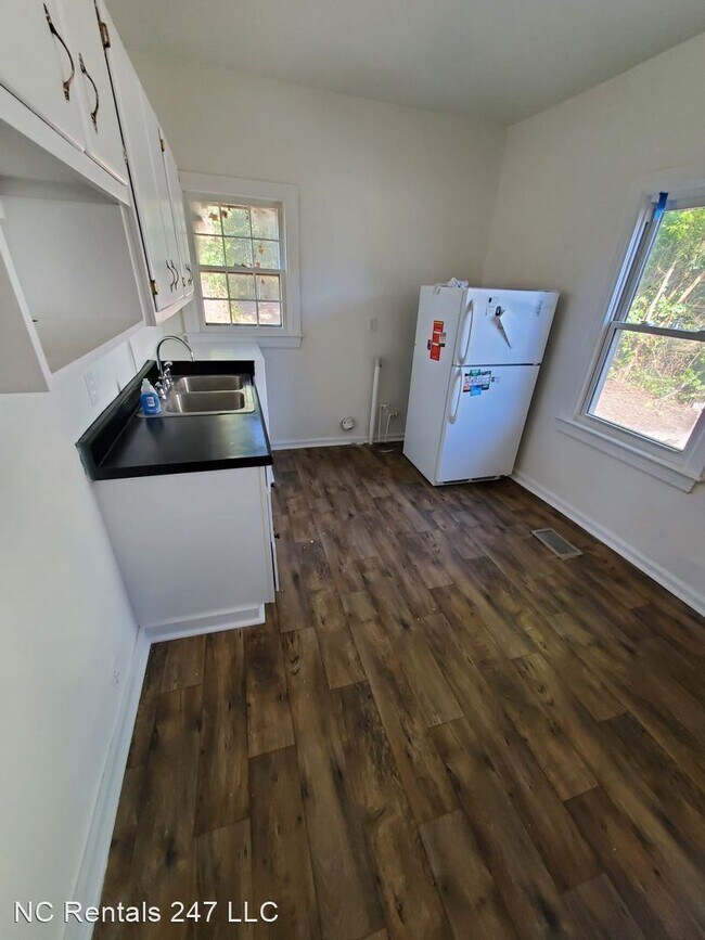 Building Photo - 2 br, 1 bath House - 2313 Maple St