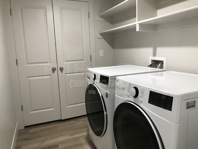 Building Photo - 2874 Kiesel Ave