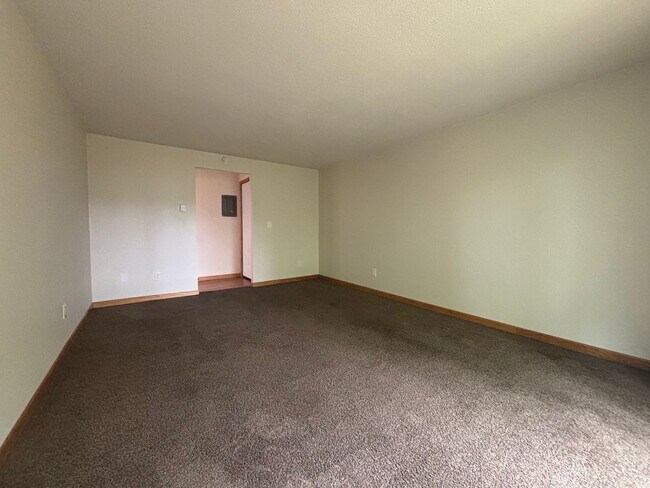 Building Photo - Regal Landing ||