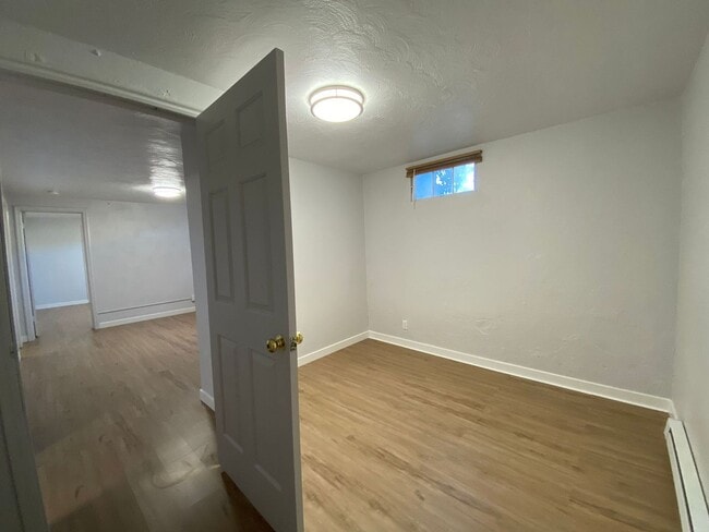 Building Photo - Remodeled Basement Apartment
