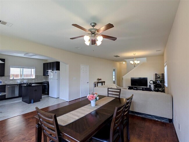 Building Photo - 7206 Sunburst Meadow Dr