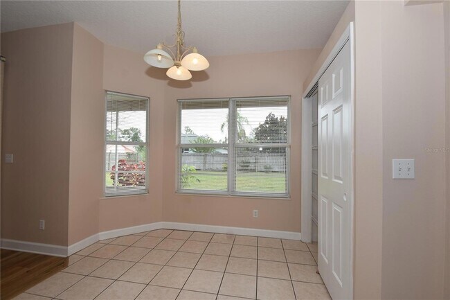 Building Photo - 33 Westridge Ln