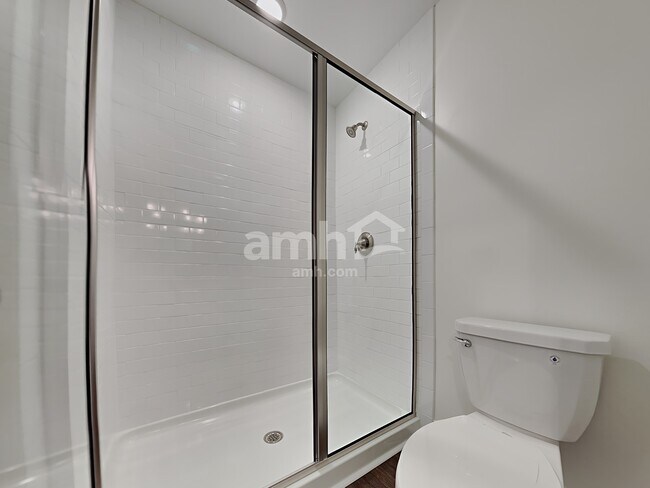 Building Photo - 1823 Produce Ln