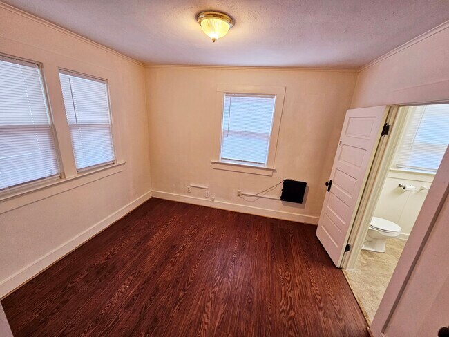 1st bedroom - 1929 Sherman Blvd