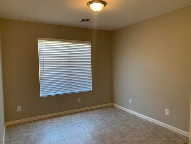 Building Photo - 13250 W Port Royale Ln