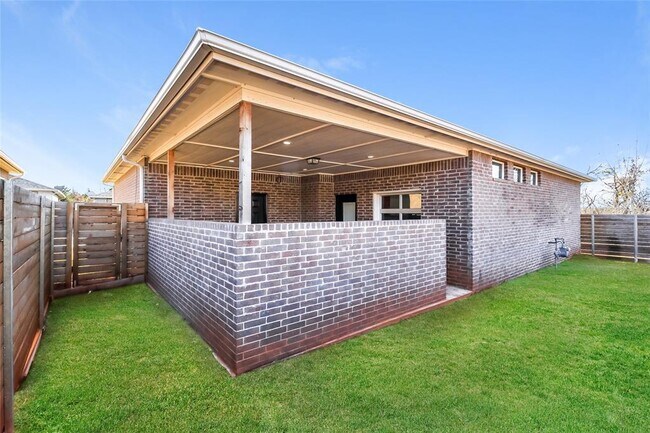 Building Photo - 11215 Paradise Out Ln