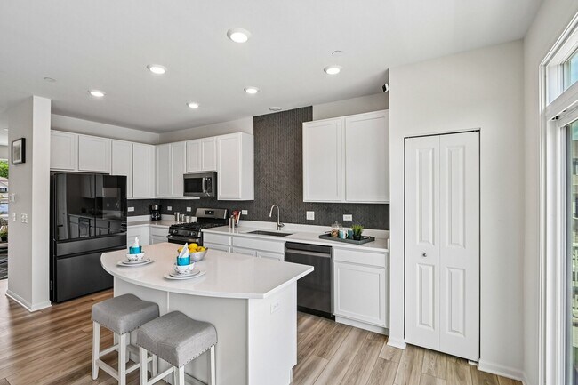 Building Photo - 1611 Bentz Way
