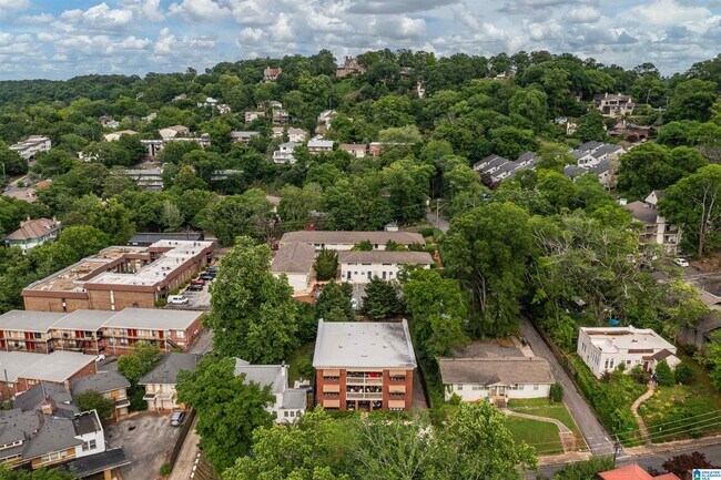 Building Photo - 1305 31st St S