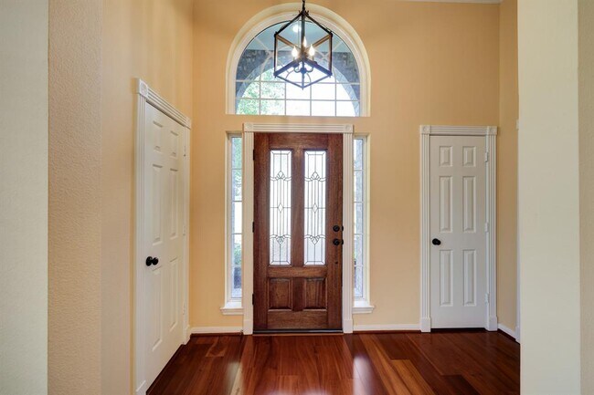Building Photo - 5022 Coral Gables Dr