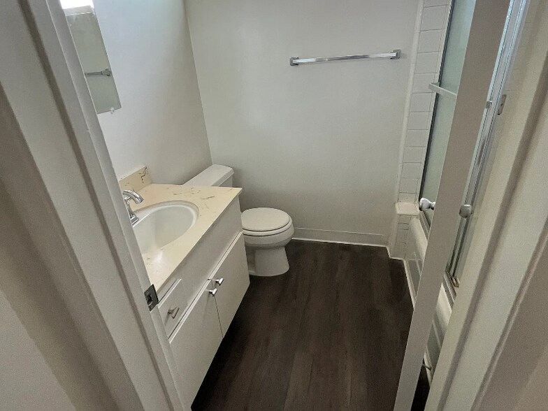 Building Photo - 10541 National Blvd