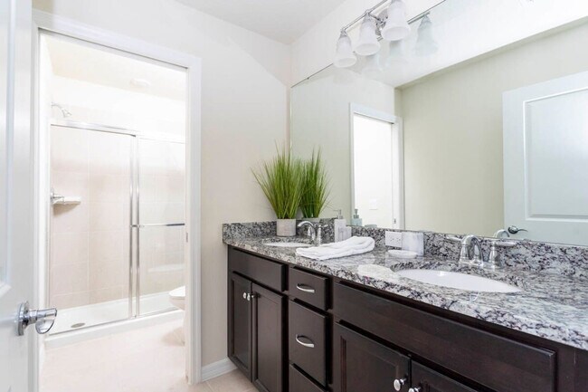 Building Photo - 3413 Lilac Wy