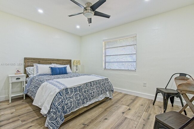 Building Photo - 10900 SW 124th Rd