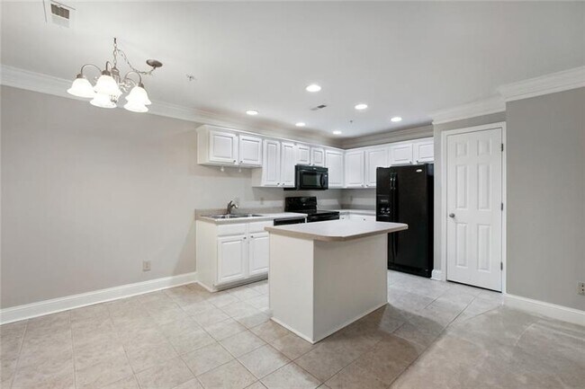 Building Photo - 308 Madison Ct