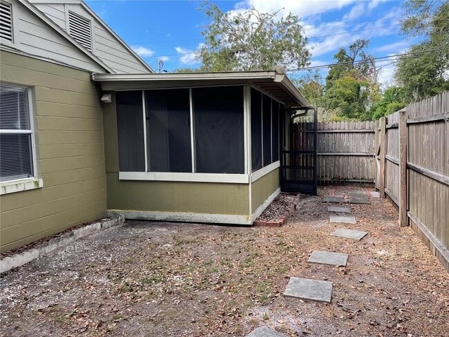 Building Photo - 909 N Thornton Ave