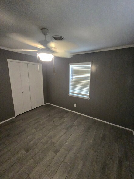 Building Photo - 1275 Smith Dr