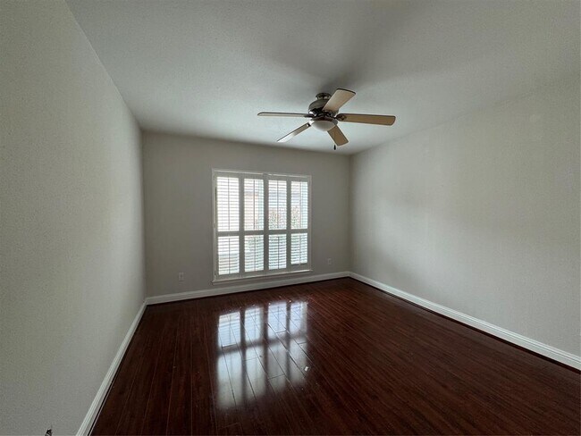 Building Photo - 1807 Stoney Brook Dr