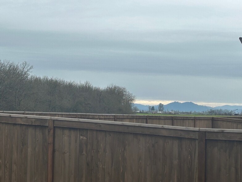 View of Mountain Range - 535 Withers Ct SE