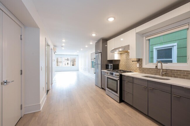 Building Photo - 309 Palisade Ave