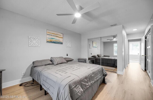 Building Photo - 4315 Plaza Gate Ln S