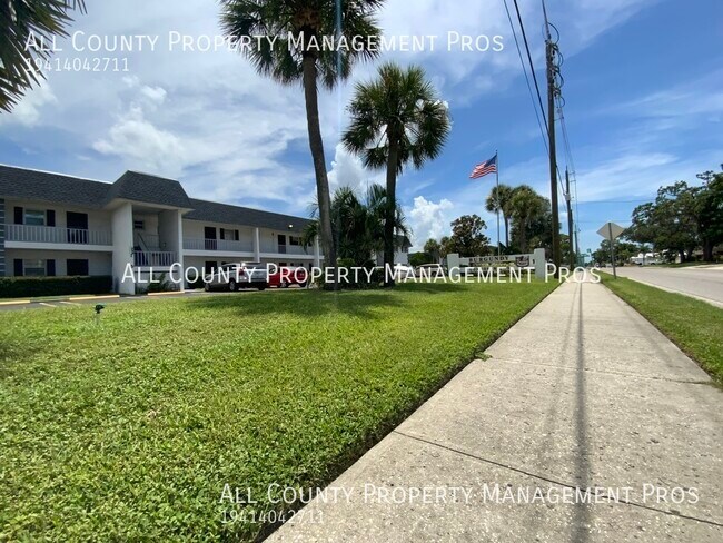 Building Photo - 4511 3rd St Cir W