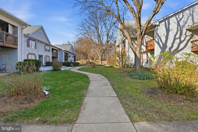 Building Photo - 9212 Azure Ct