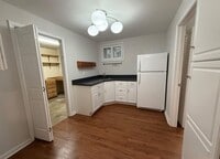 Building Photo - Spacious 4 bedroom, 3 bath Rancher