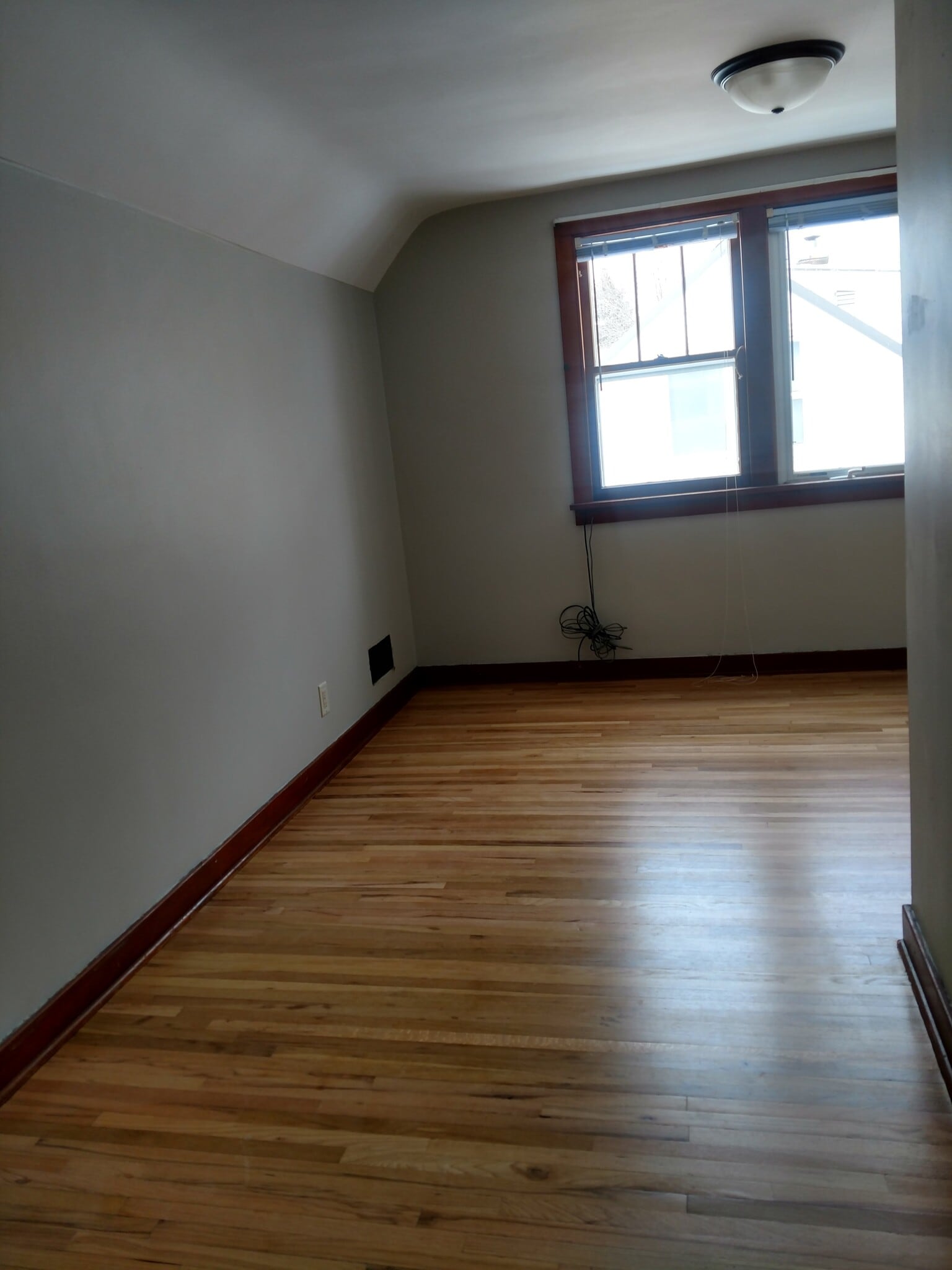 Building Photo - 414 Grand St