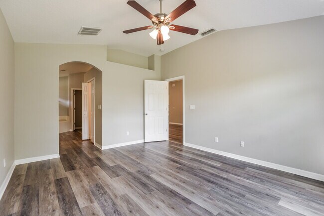 Building Photo - 25140 Chipshot Ct