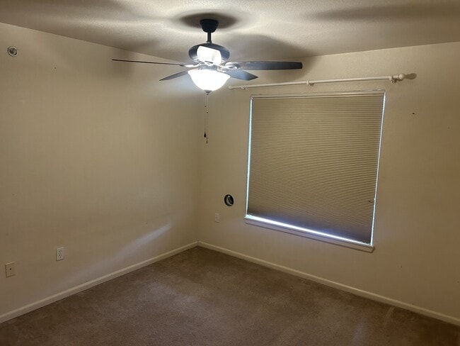 Building Photo - 127 Jules Dr