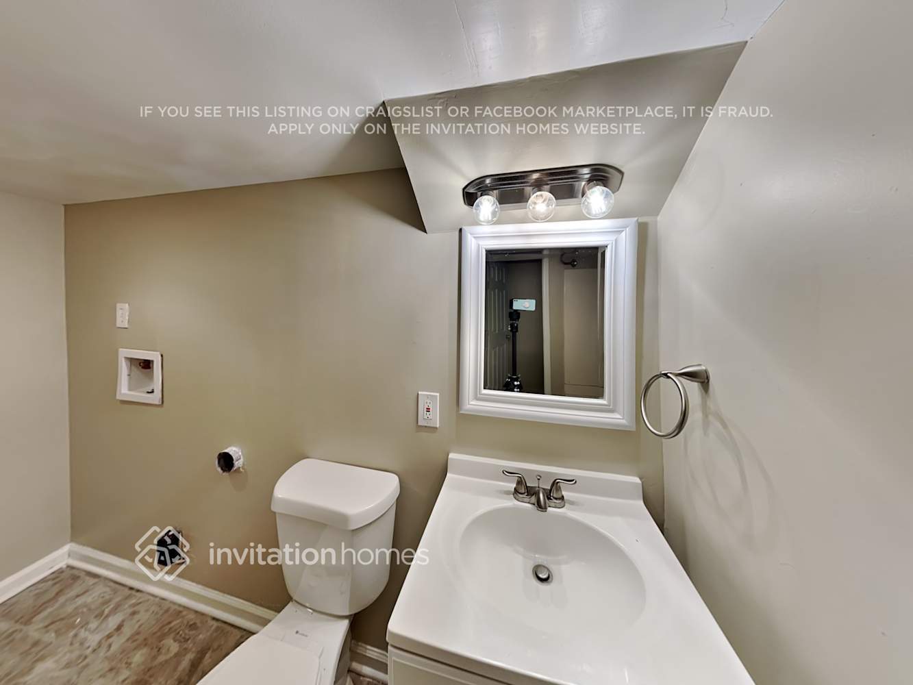 Building Photo - 504 Rivercrest Dr
