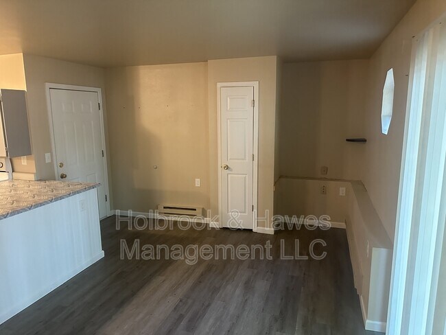 Building Photo - 4531 Boardwalk Dr