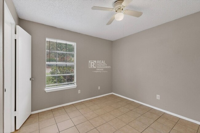 Building Photo - 8024 Cambridge Cir