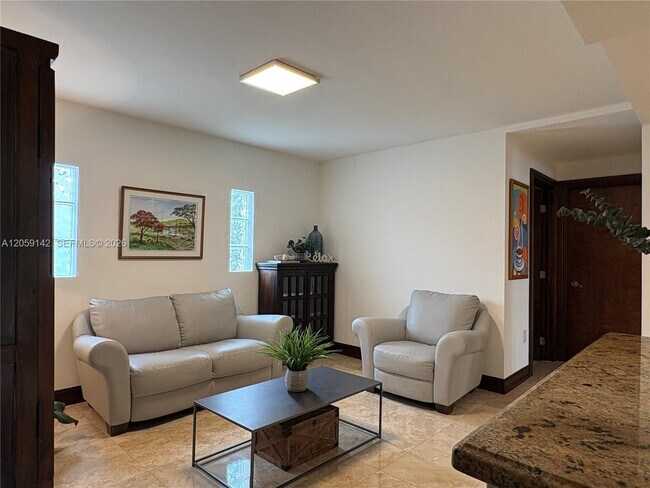 Building Photo - 6610 SW 104th Ct