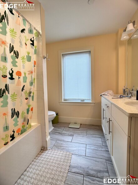 Building Photo - 122 Tremont St