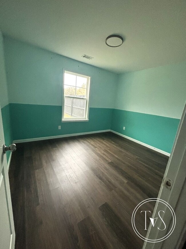 Building Photo - 43 Persimmon Blvd