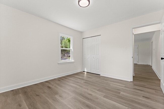 Building Photo - 2918 Lynhaven Ave