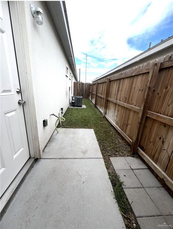 Building Photo - 10 N 59th St