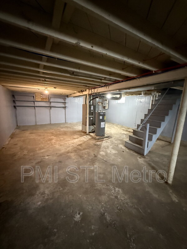 Building Photo - 10365 Lord Dr