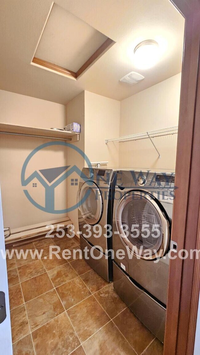 Building Photo - 121 177th St E