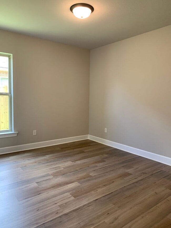Building Photo - 3BD/2BA House for Lease - Nickens Lake Sub...