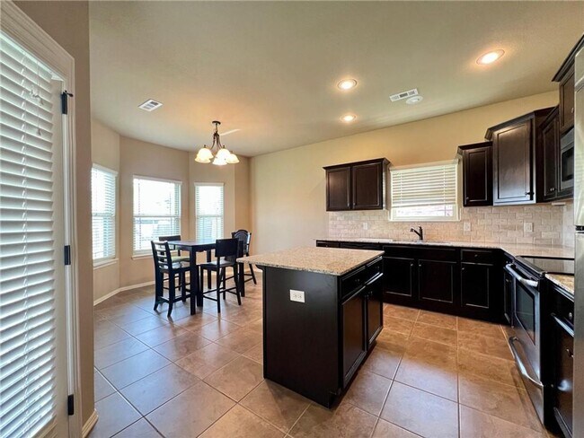 Building Photo - Nice House In SE Fayetteville