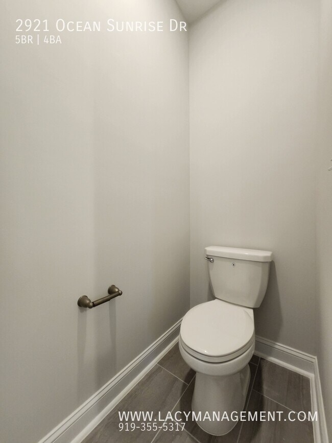 Building Photo - 2921 Ocean Sunrise Dr