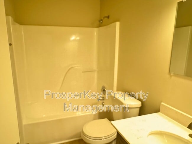 Building Photo - 1715 Scenic Dr