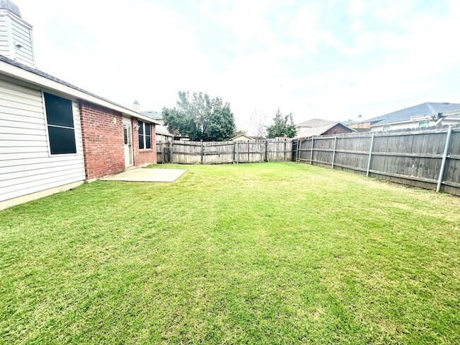 Building Photo - 3516 Clydesdale Dr