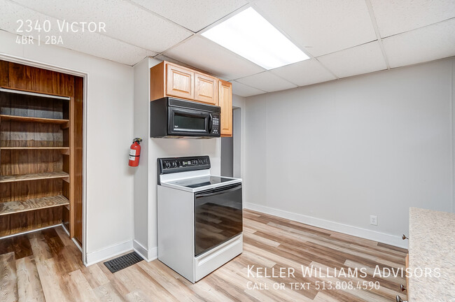 Building Photo - 2340 Victor-