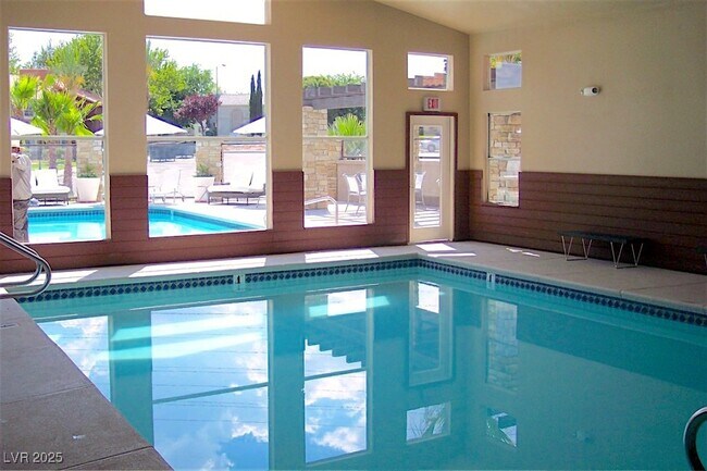 Building Photo - 2750 S Durango Dr