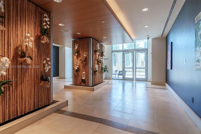 Building Photo - 200 Biscayne Blvd Way