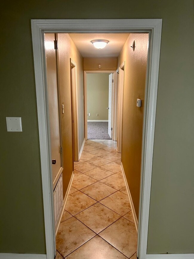 Building Photo - 6451 Frondosa Dr